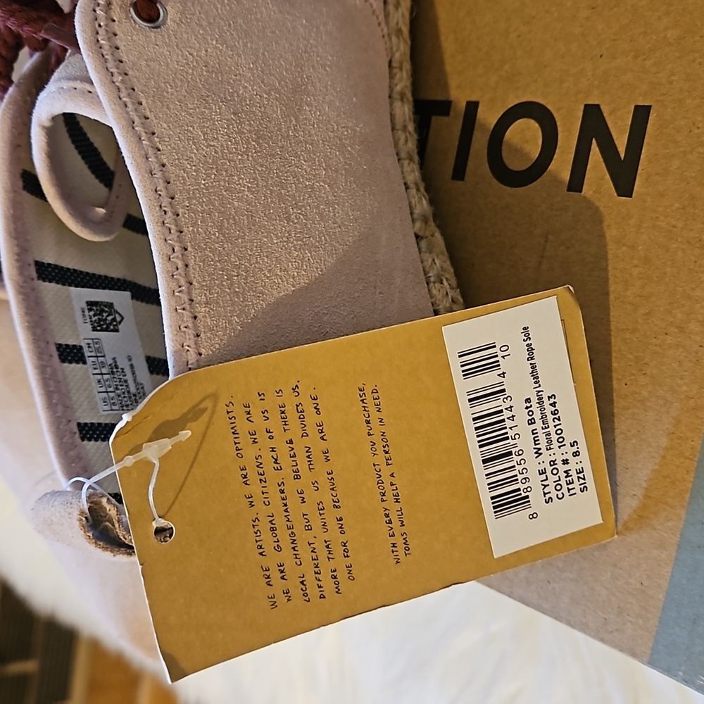 TOMS Floral Embroidery Suede Booties NWT - Picture 5 of 9